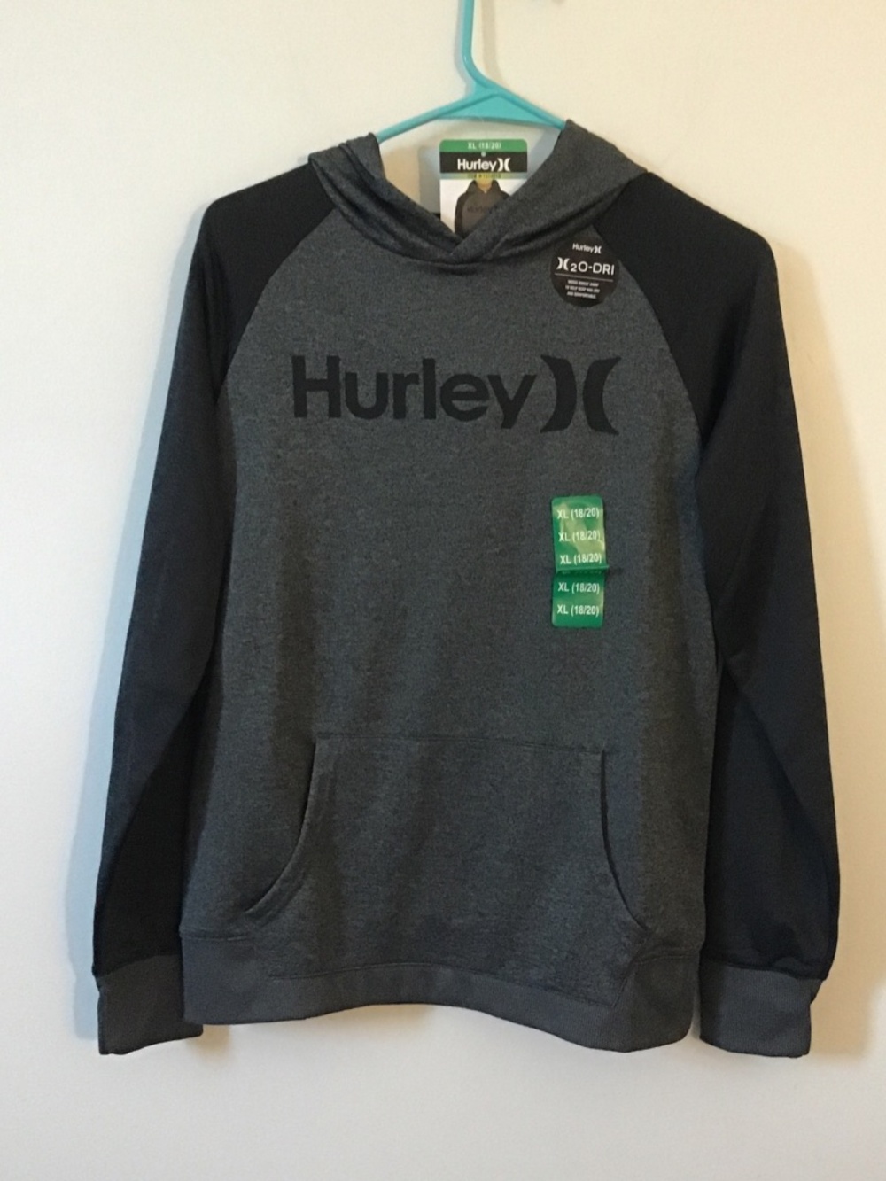 Hurley Youth Pullover Hoodie. Size XL (18/20)